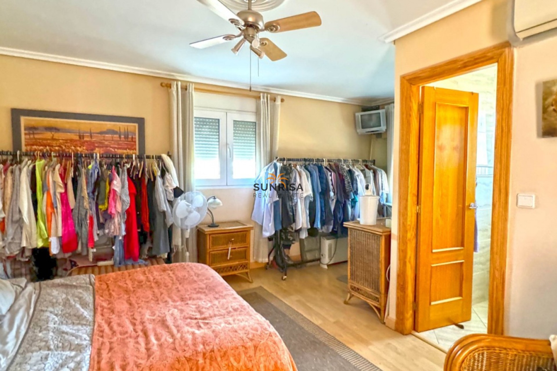 Resale - Villa - Torrevieja