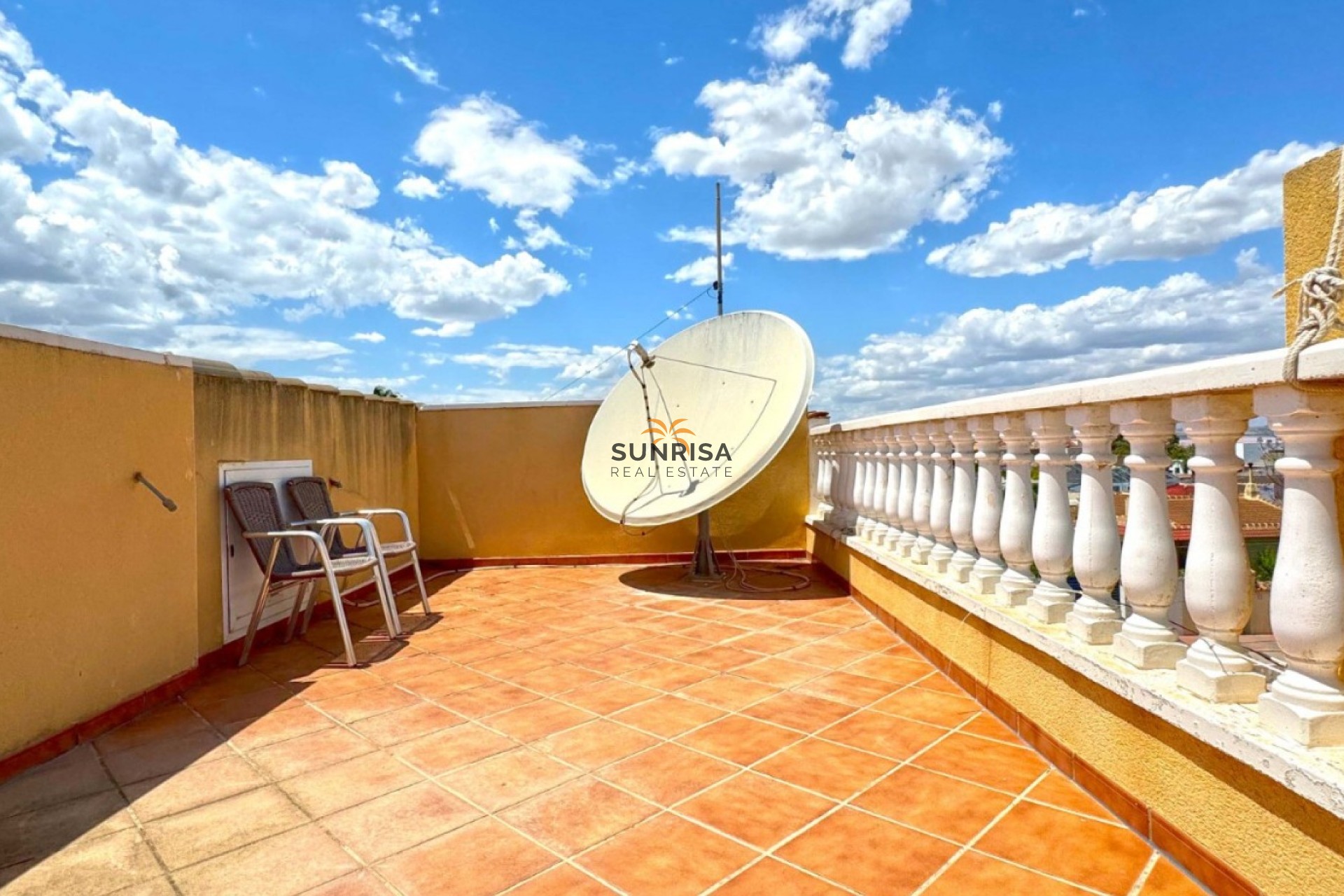 Resale - Villa - Torrevieja