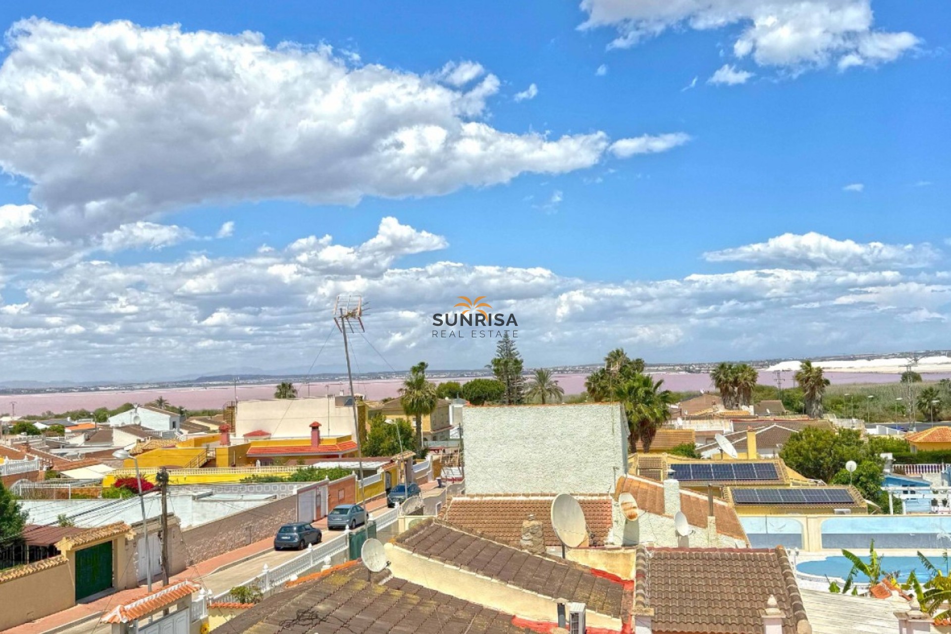 Resale - Villa - Torrevieja