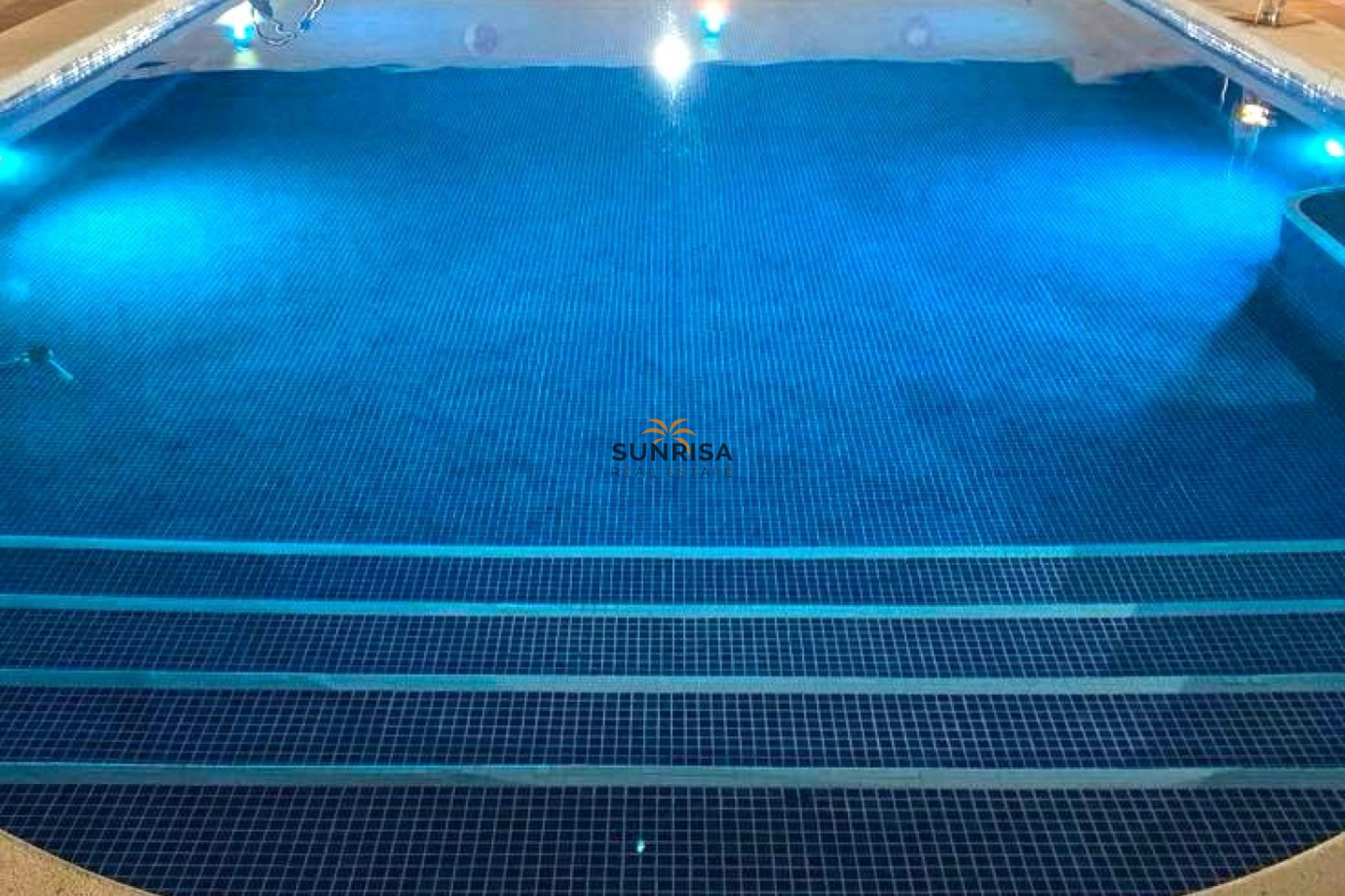 Resale - Villa - Torrevieja