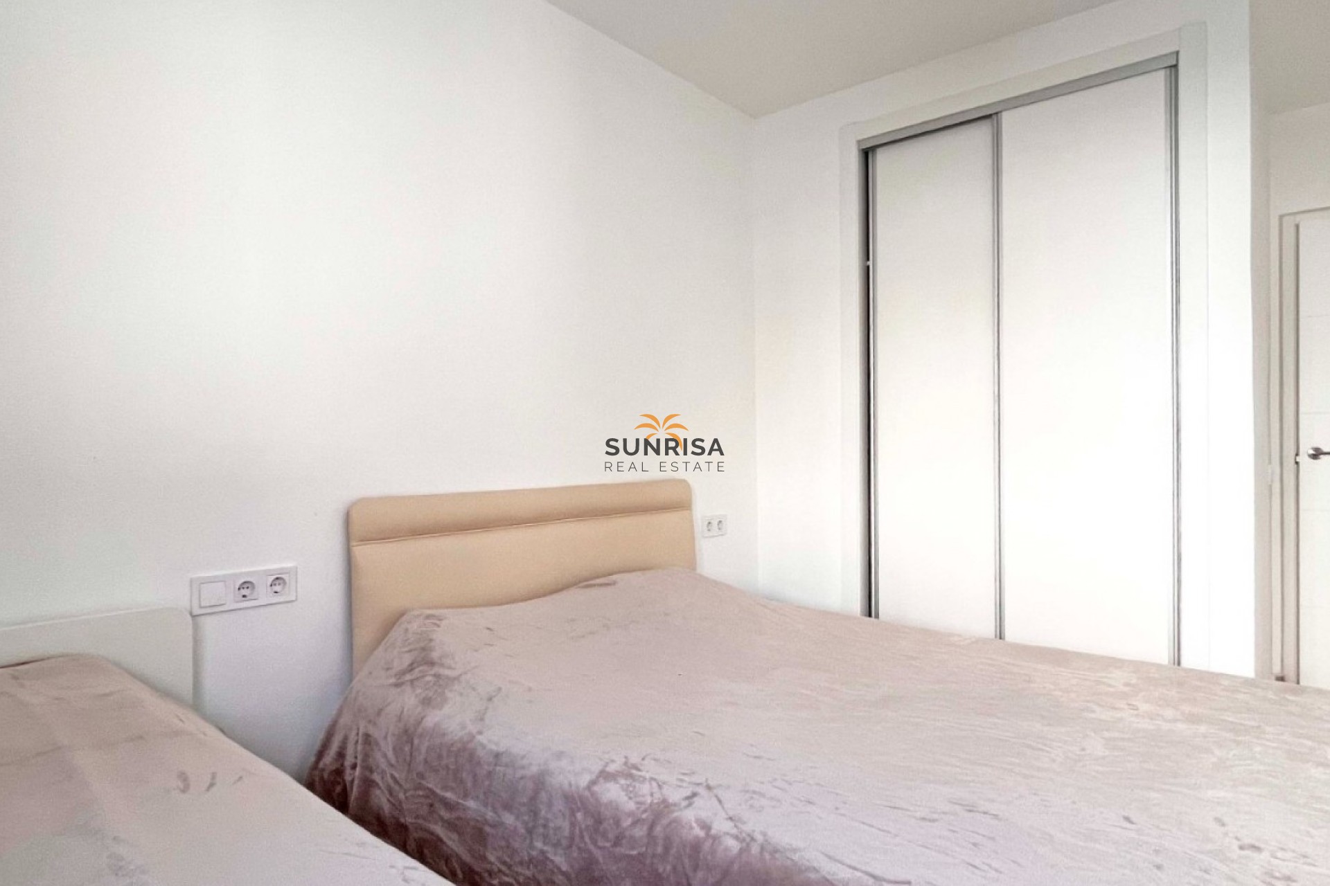 Resale - Bungalow - Orihuela Costa