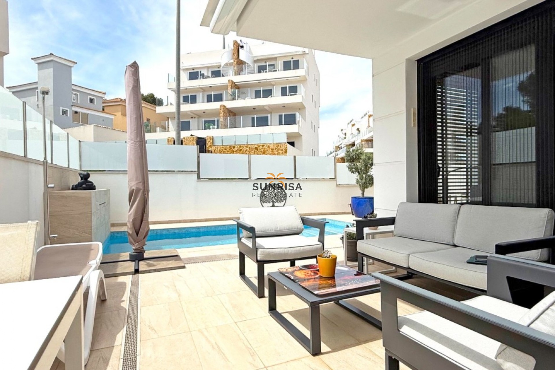 Resale - Villa - Orihuela Costa