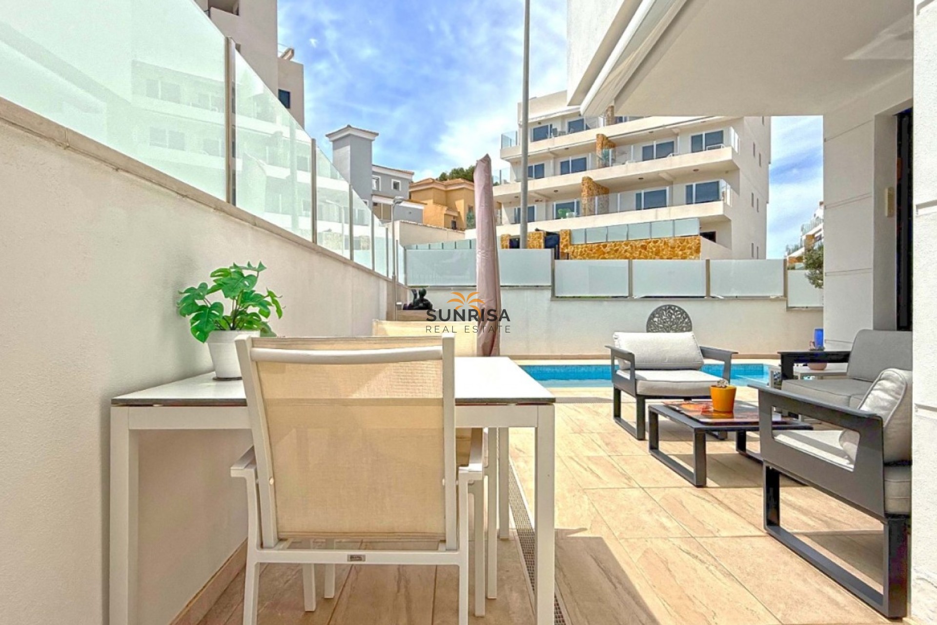 Resale - Villa - Orihuela Costa