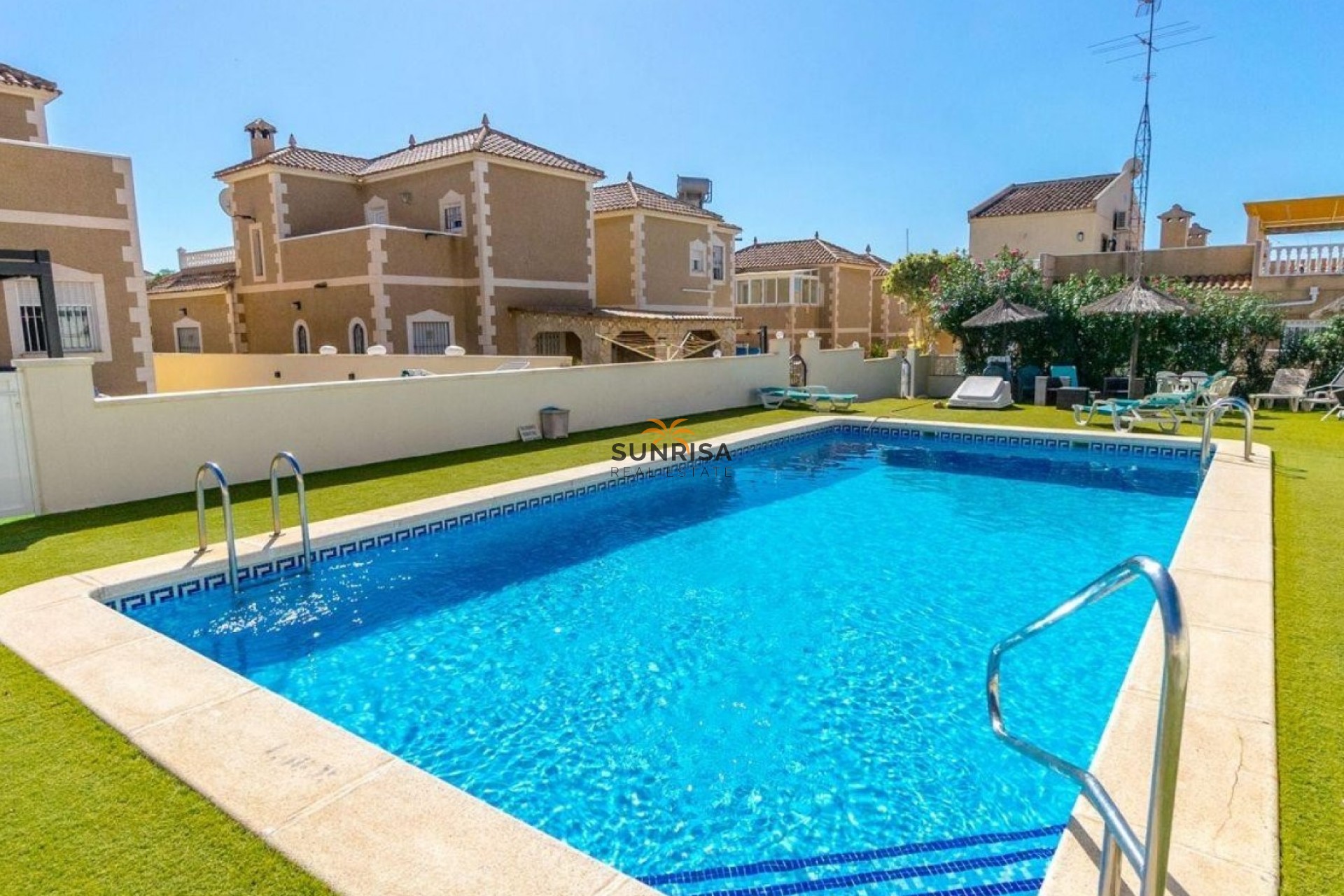 Revente - Villa - Orihuela Costa