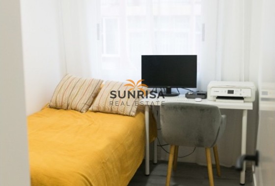 Appartement · Herverkoop - Torrevieja · Centro · Alicante · Spanje