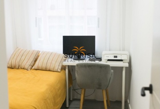 Appartement · Herverkoop - Torrevieja · Centro · Alicante · Spanje