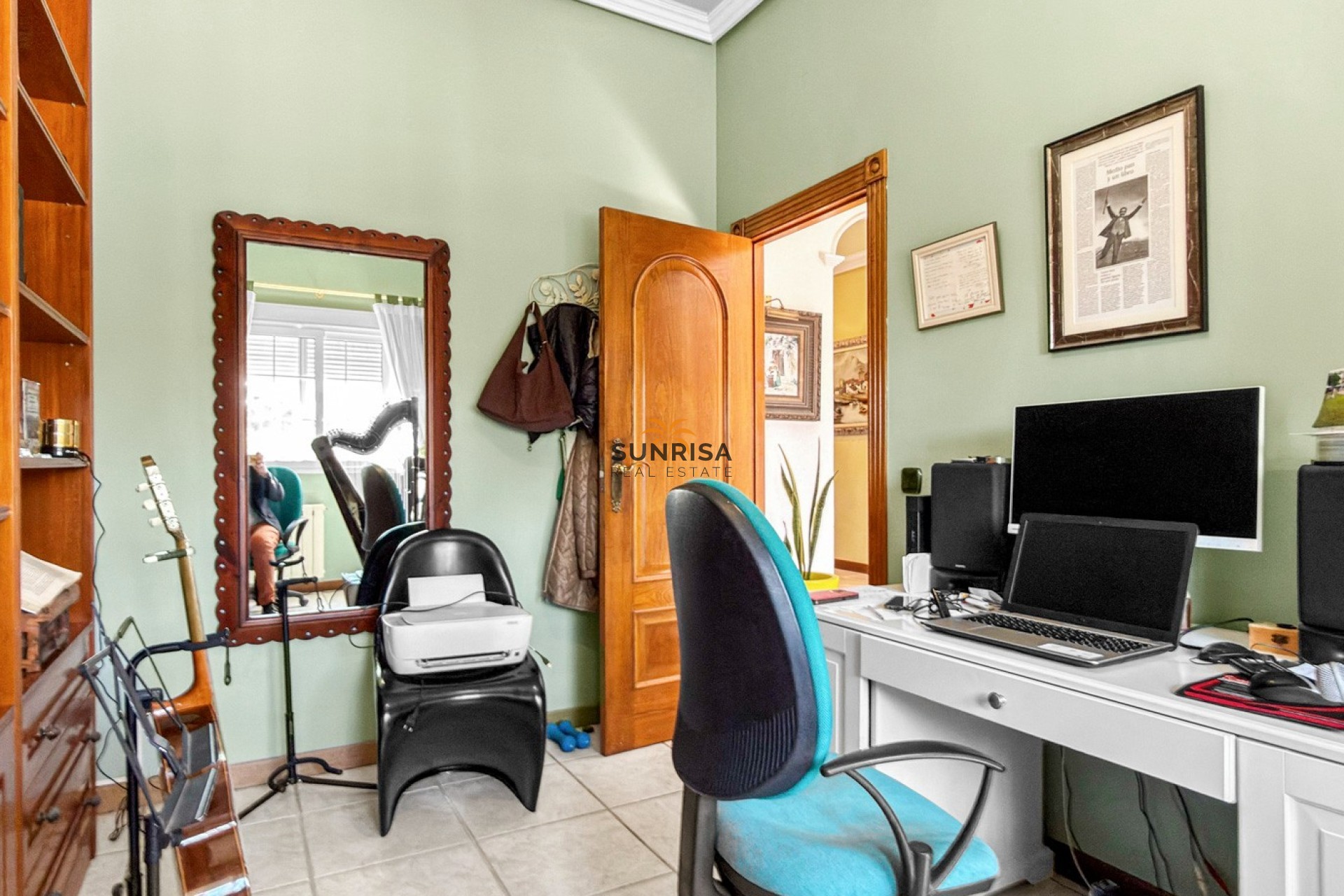 Resale - Villa - Torrevieja