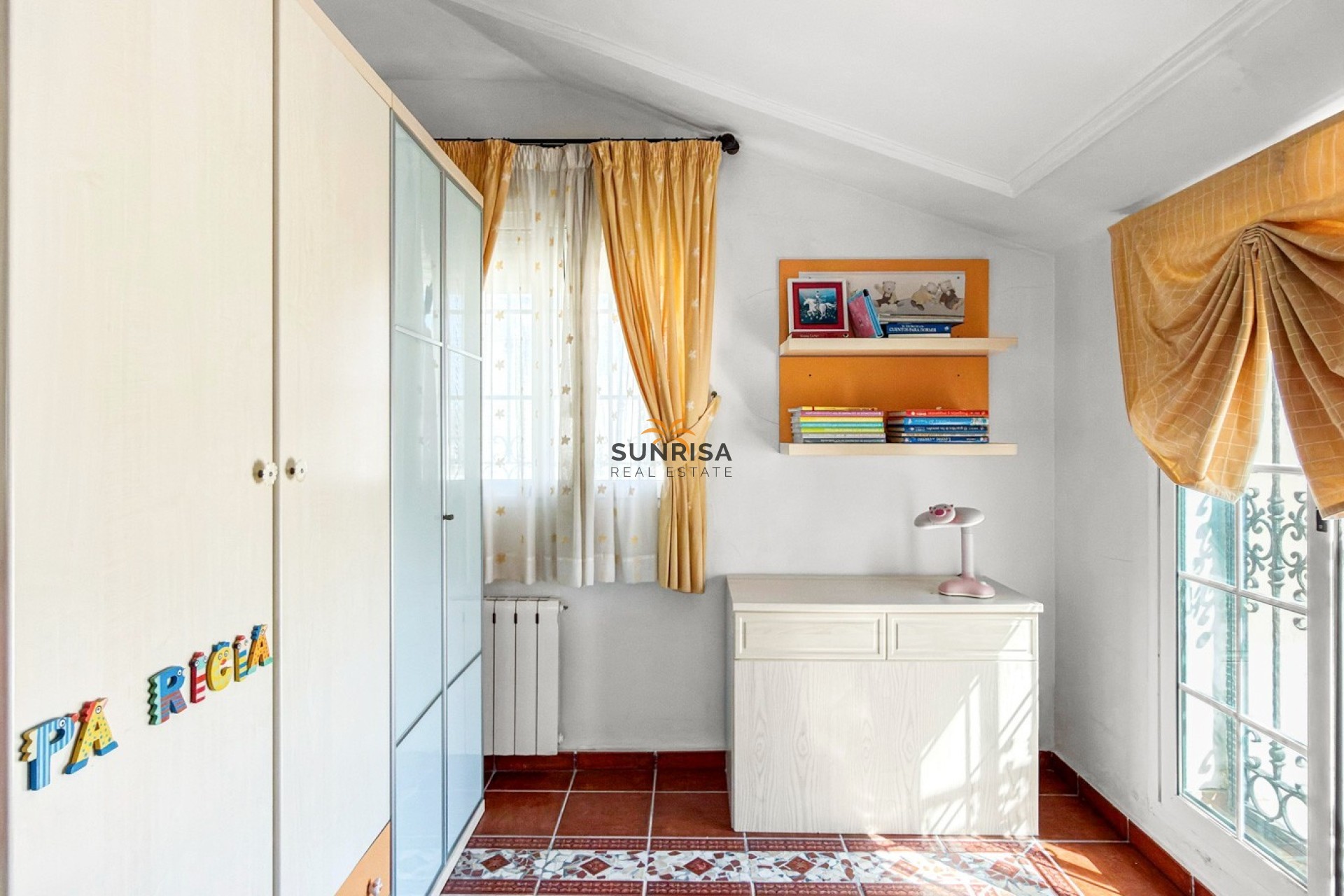 Resale - Villa - Torrevieja