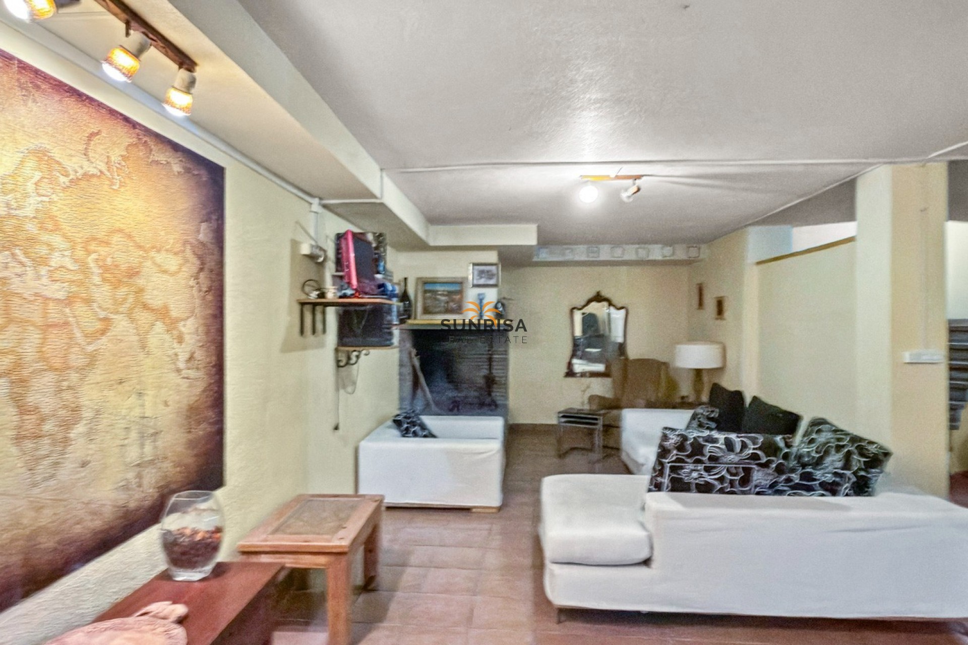 Resale - Villa - Torrevieja