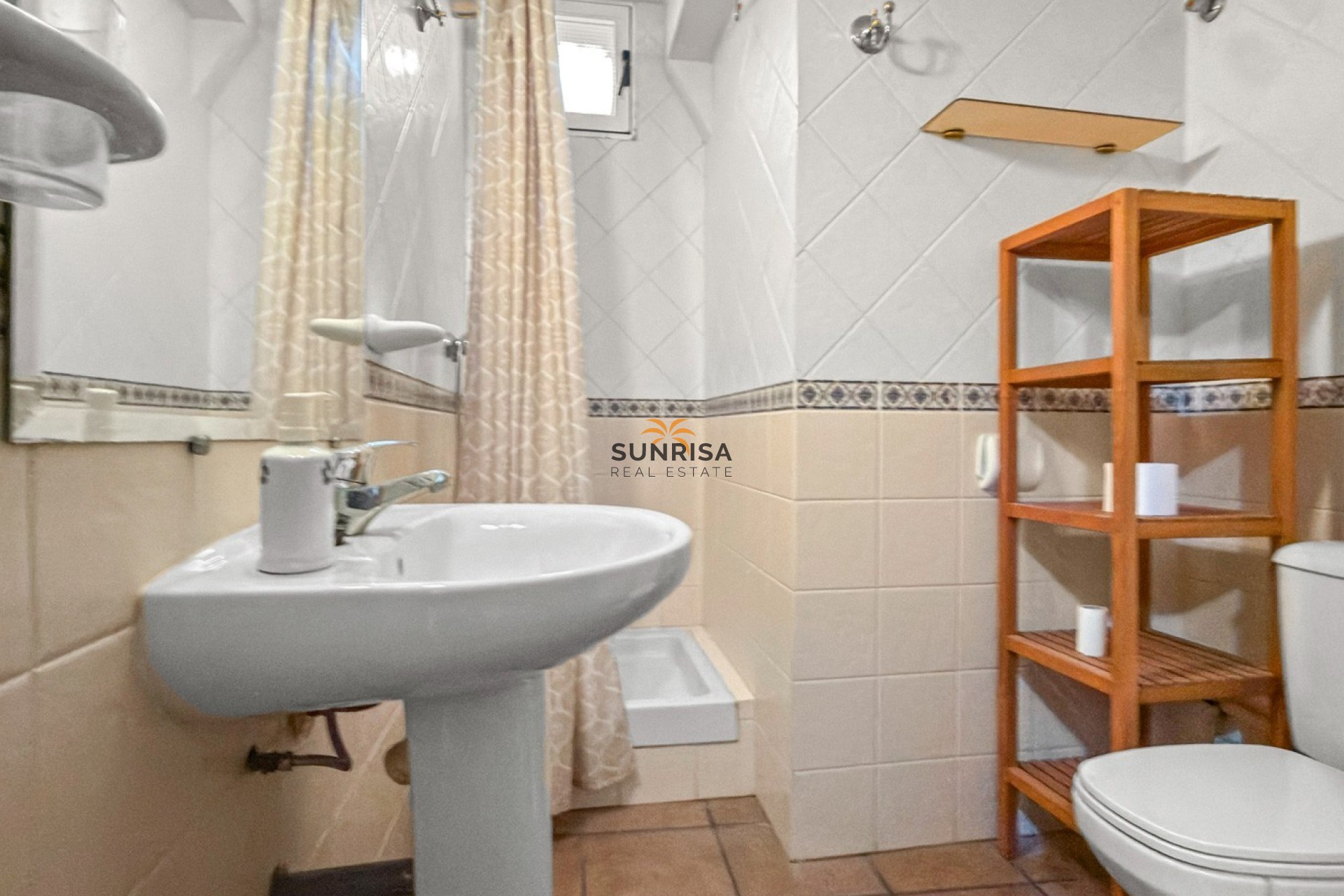 Resale - Villa - Torrevieja