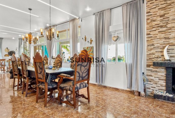 Villa · Reventa - Cuidad Quesada · Alicante · España