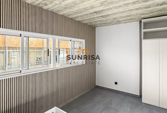 Appartement · Herverkoop - Torrevieja · Centro · Alicante · Spanje