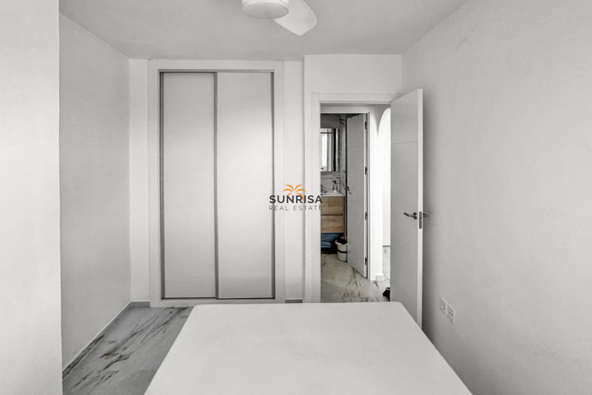 Resale - Apartment - Orihuela Costa