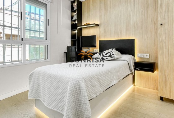 Appartement · Herverkoop - Torrevieja · Centro · Alicante · Spanje