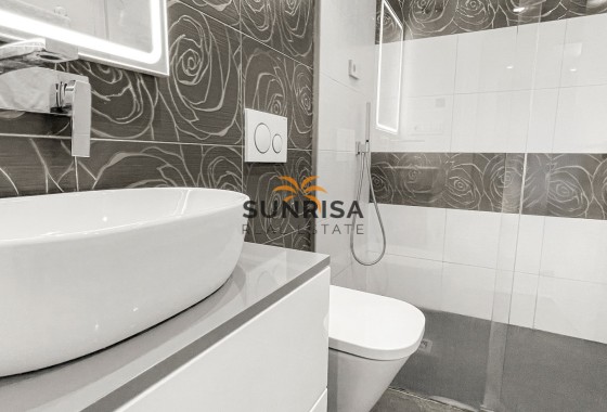 Appartement · Herverkoop - Torrevieja · Centro · Alicante · Spanje