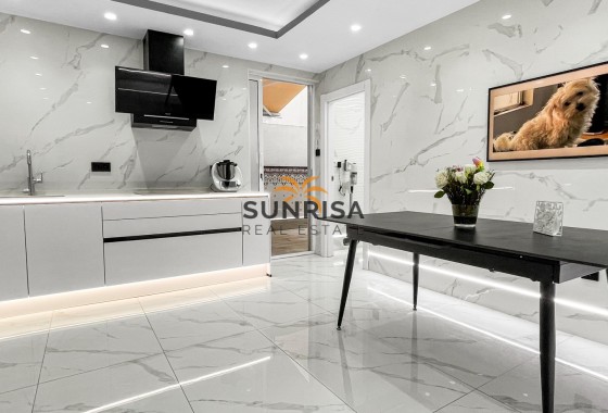 Appartement · Herverkoop - Torrevieja · Centro · Alicante · Spanje