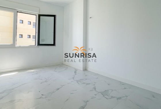 Apartamento · Reventa - Orihuela Costa · Punta Prima · Alicante · España