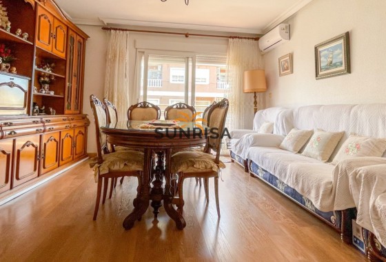 Apartamento · Reventa - Torrevieja · El Acequión - Los Náufragos · Alicante · España