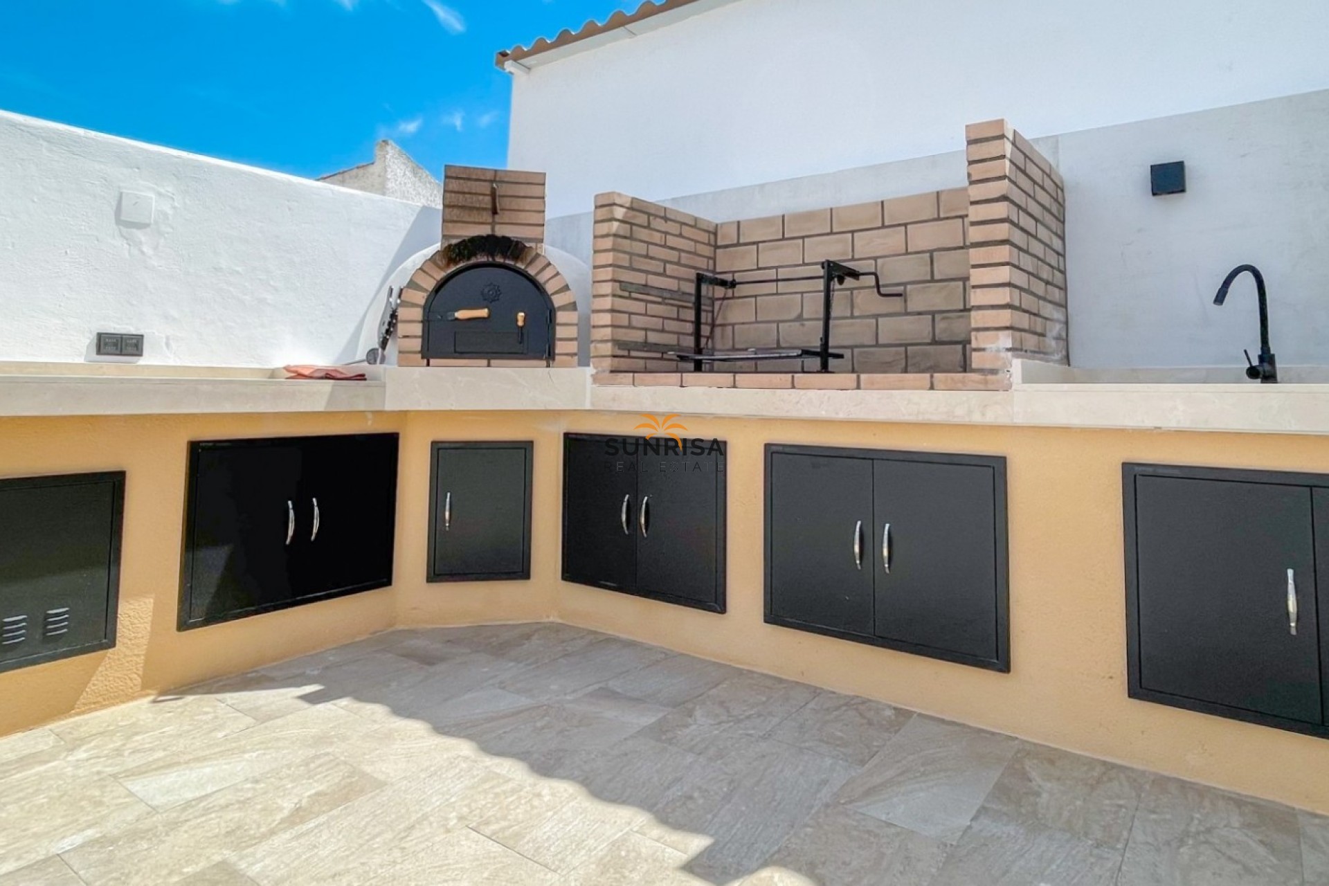 Herverkoop - Herenhuis - Torrevieja