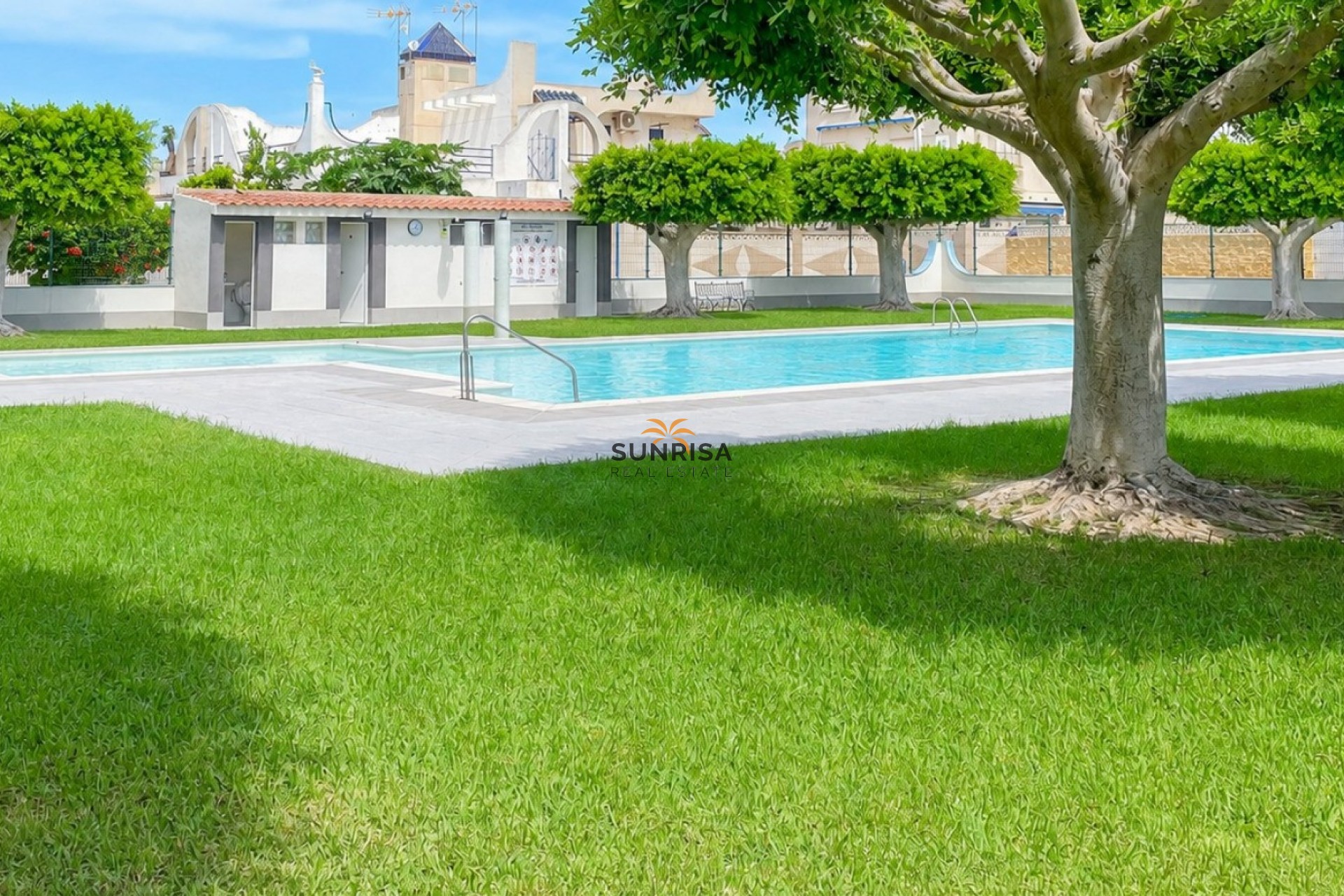 Herverkoop - Herenhuis - Torrevieja