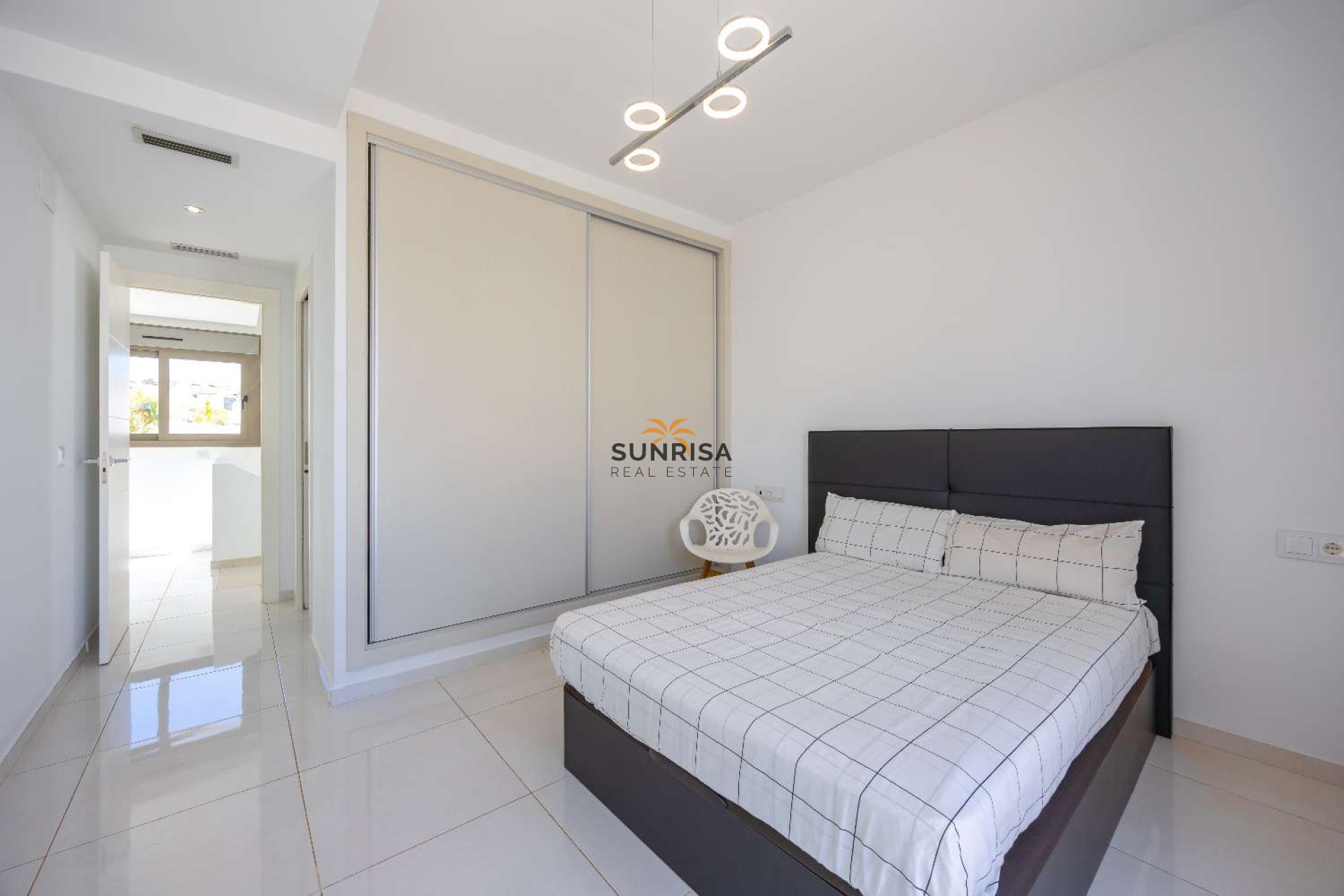 Alquiler a largo plazo - Casa - Orihuela