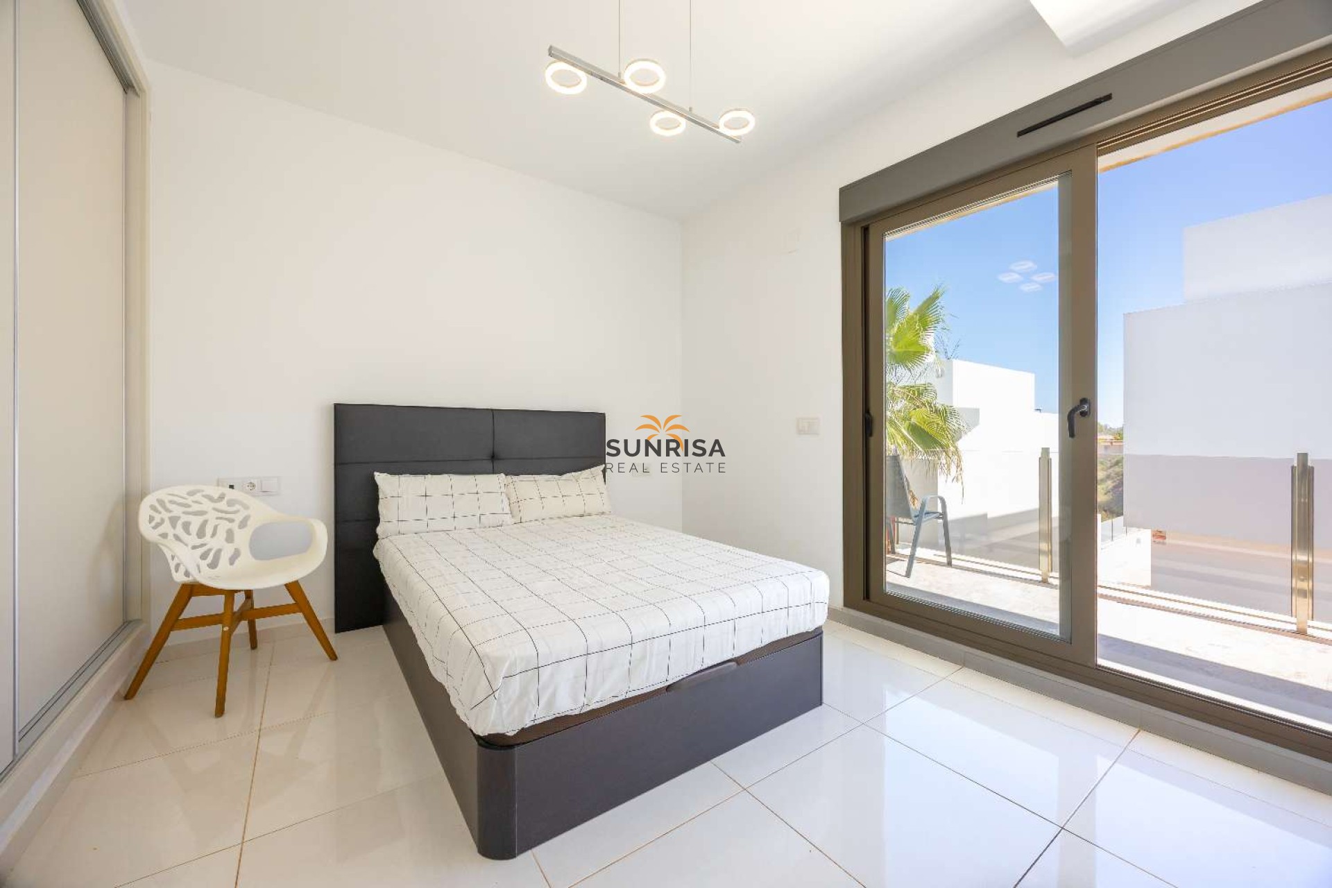 Alquiler a largo plazo - Casa - Orihuela