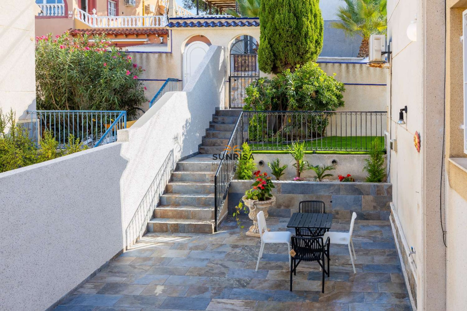 Herverkoop - Villa - Orihuela Costa