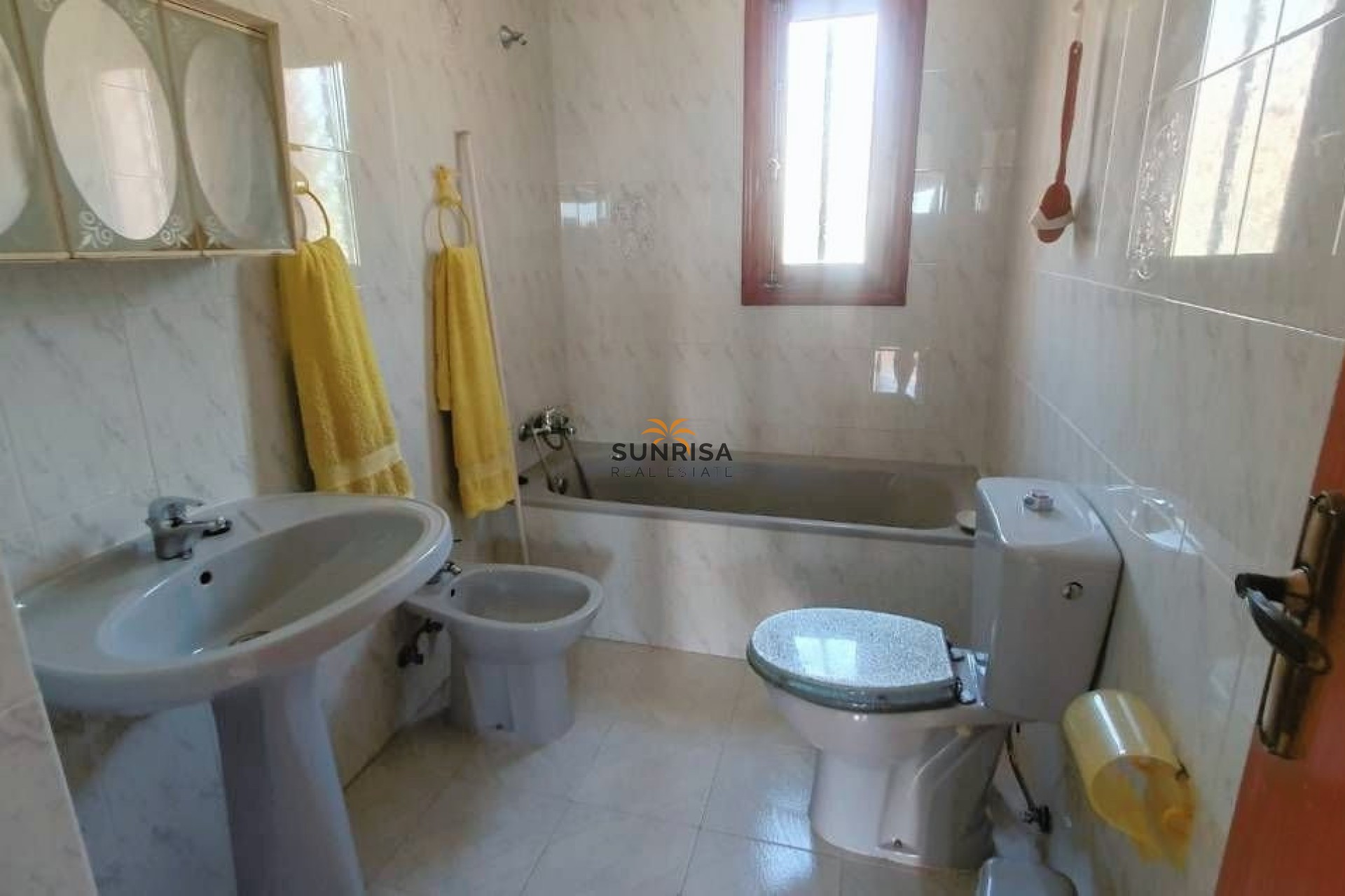 Resale - Villa - El Campello