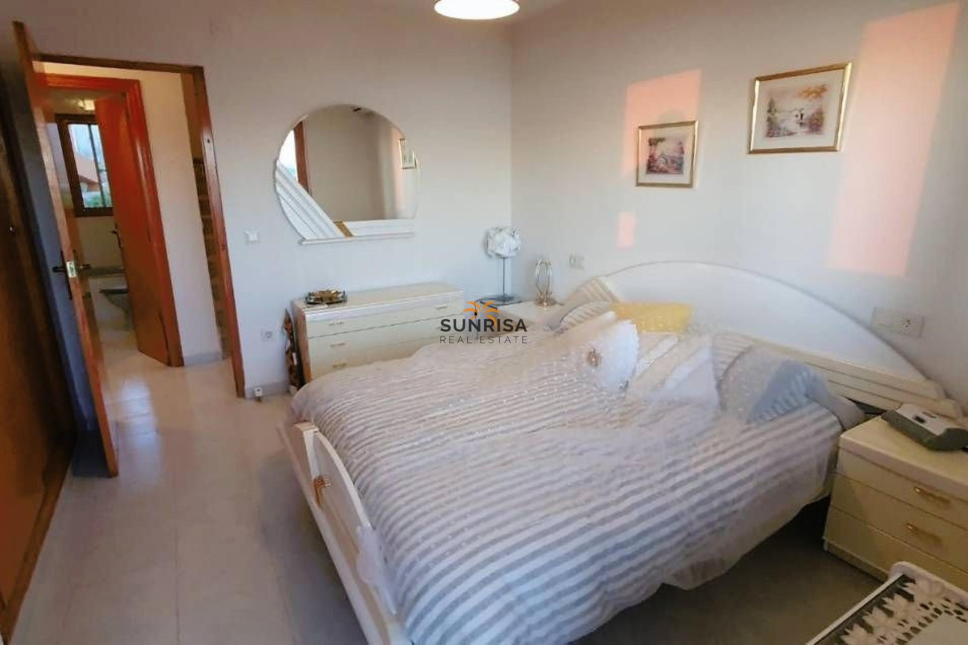 Resale - Villa - El Campello