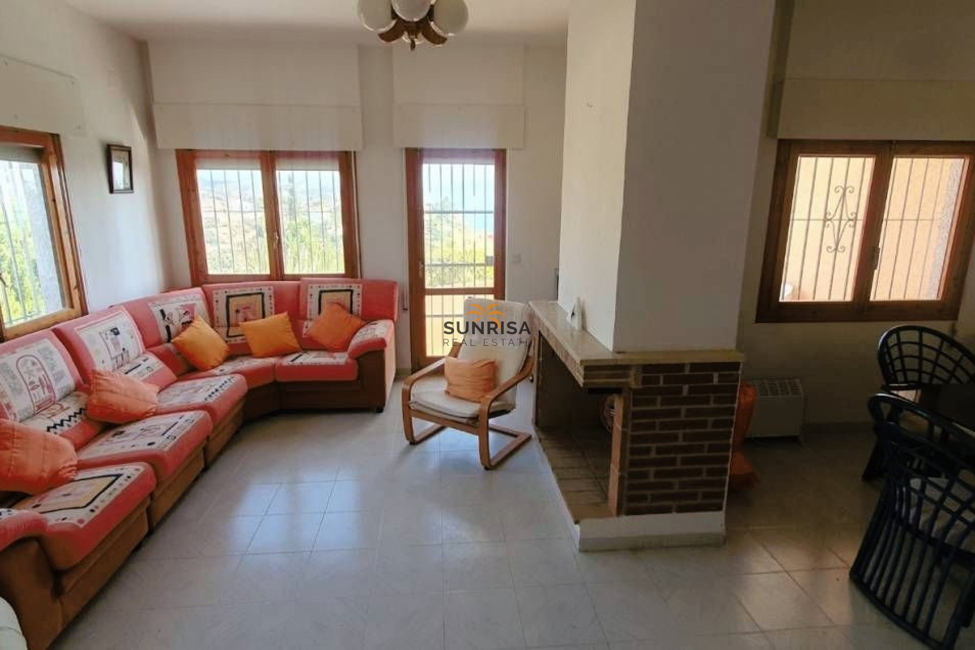 Resale - Villa - El Campello