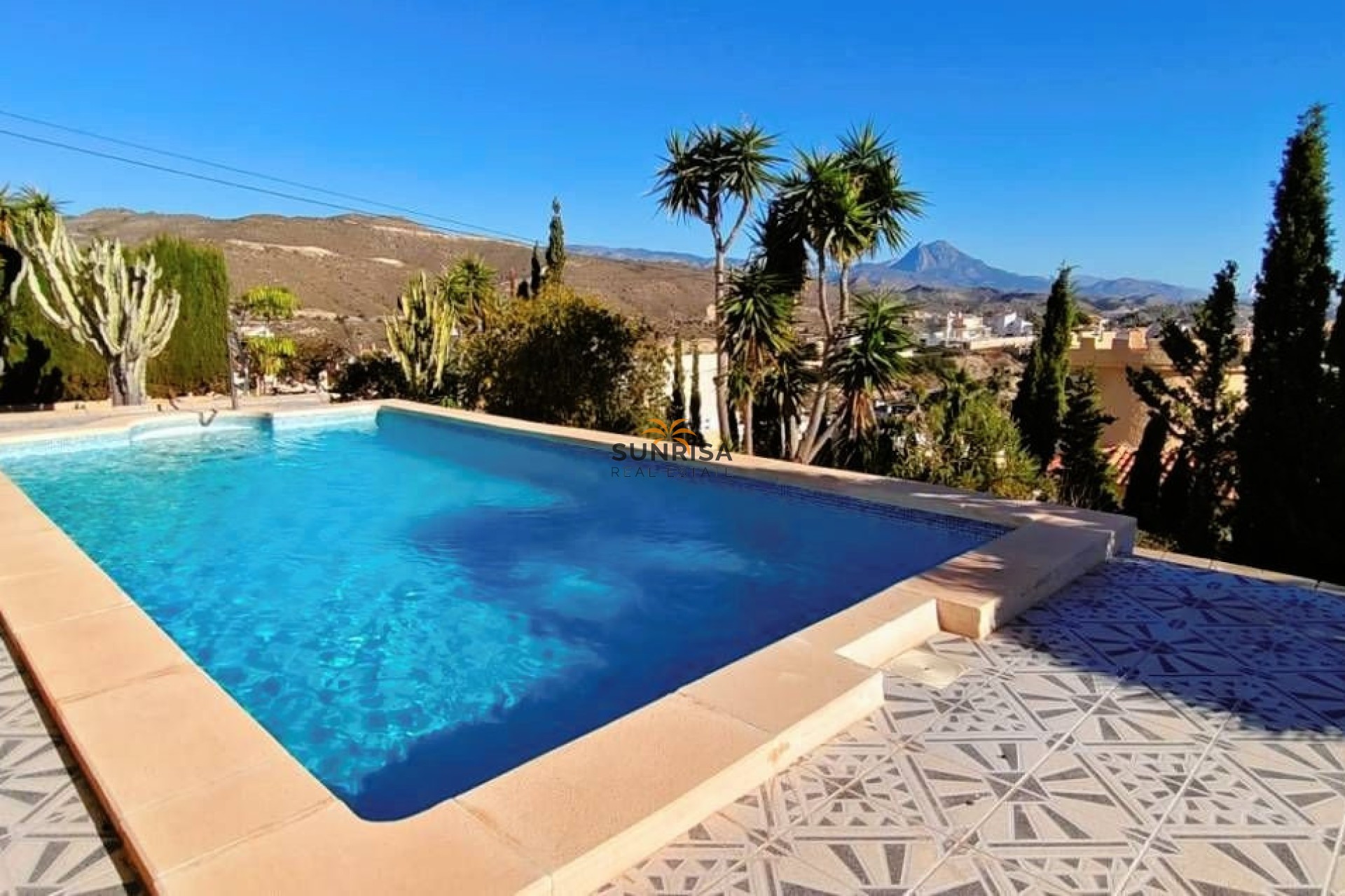Resale - Villa - El Campello