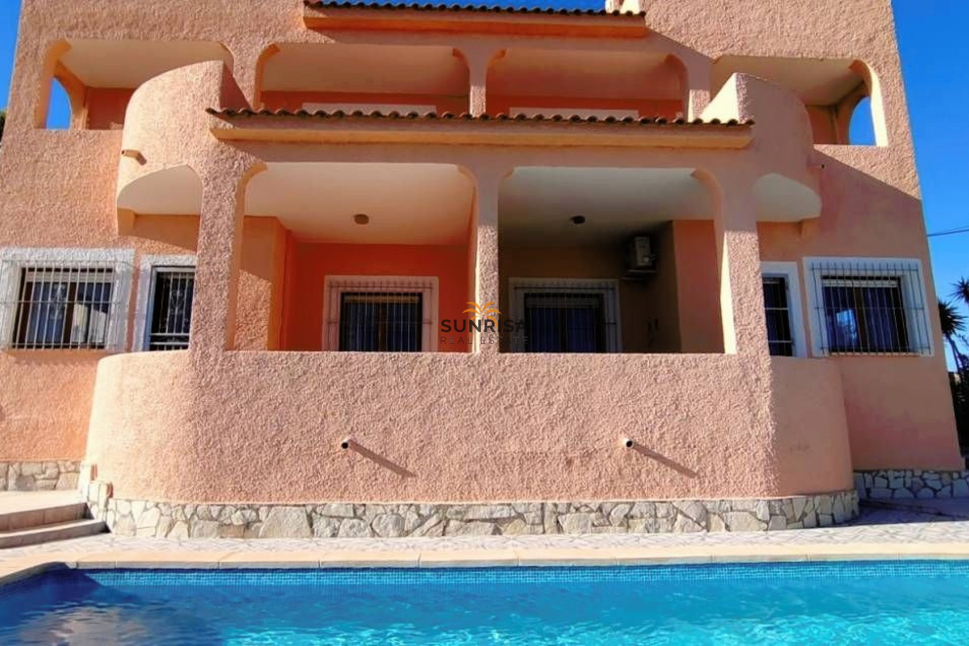 Resale - Villa - El Campello