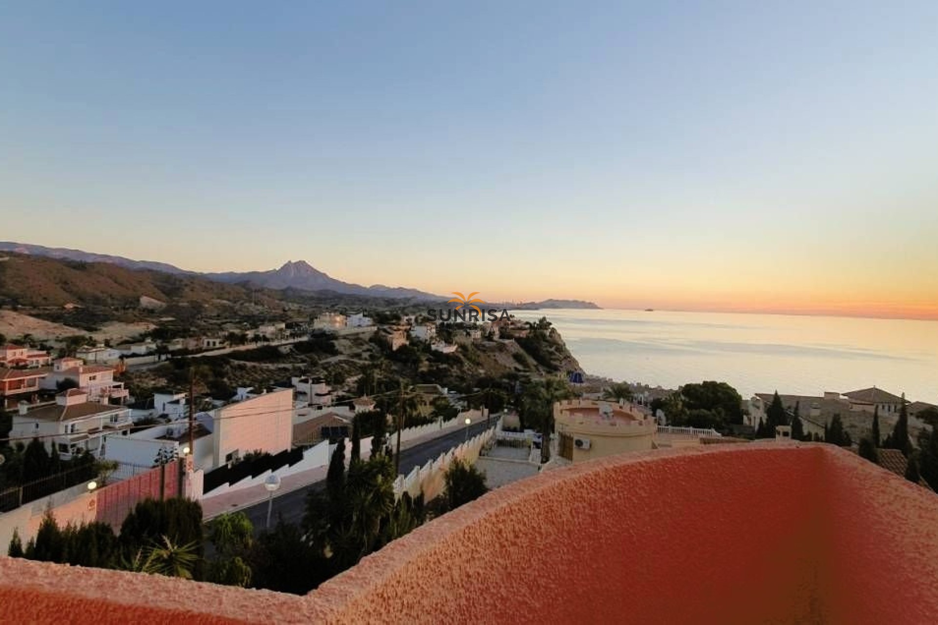 Resale - Villa - El Campello