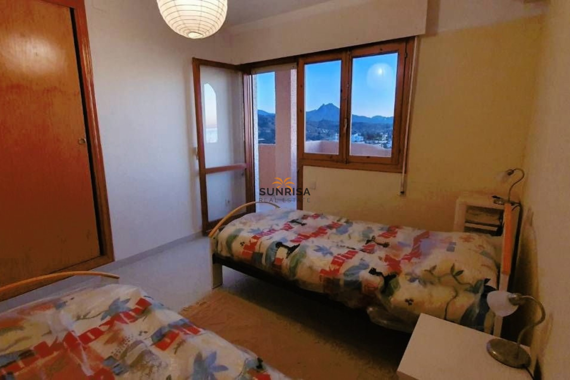 Resale - Villa - El Campello