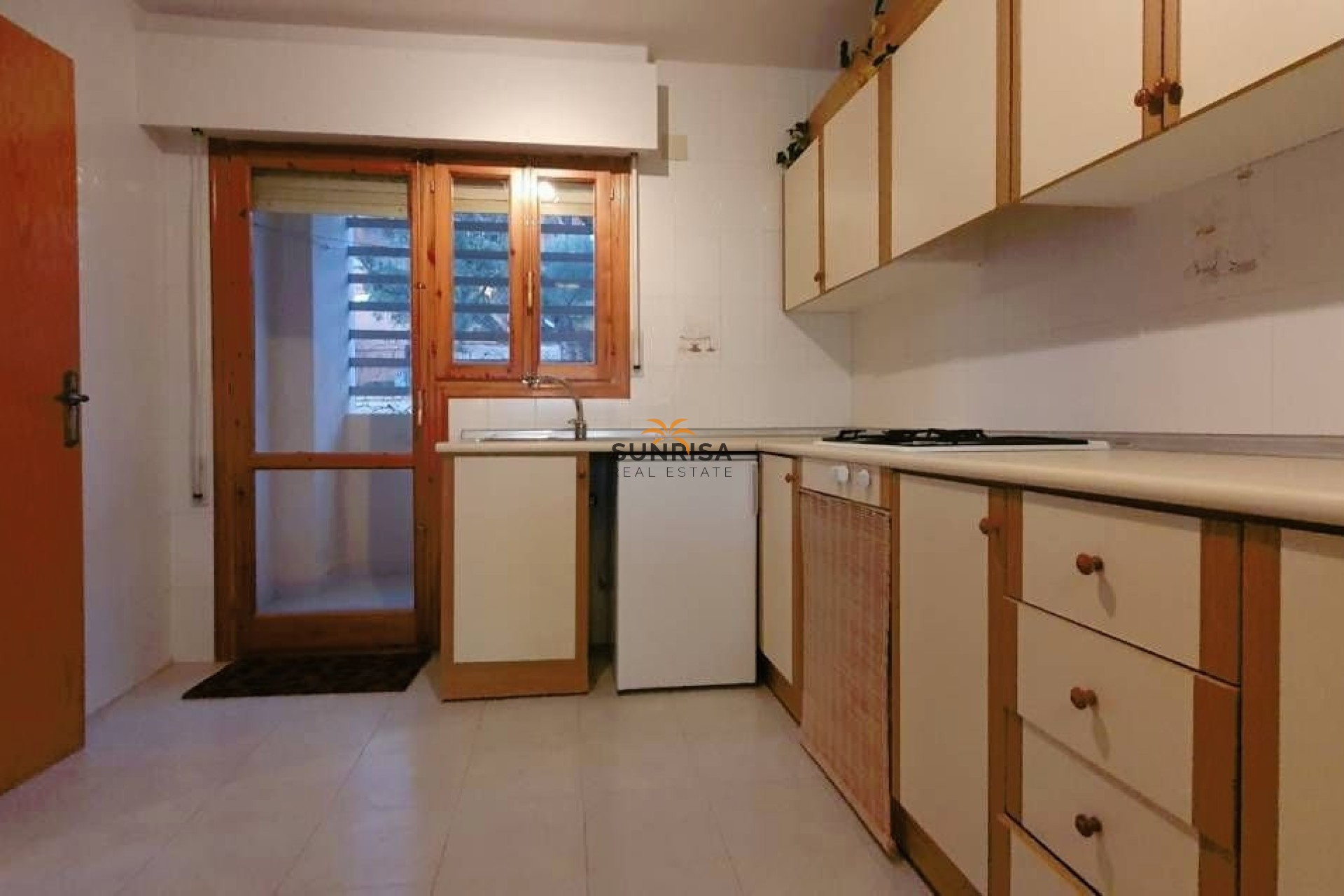 Resale - Villa - El Campello