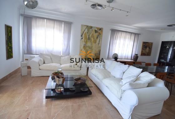 Villa · Herverkoop - Torrevieja · Alicante · Spanje