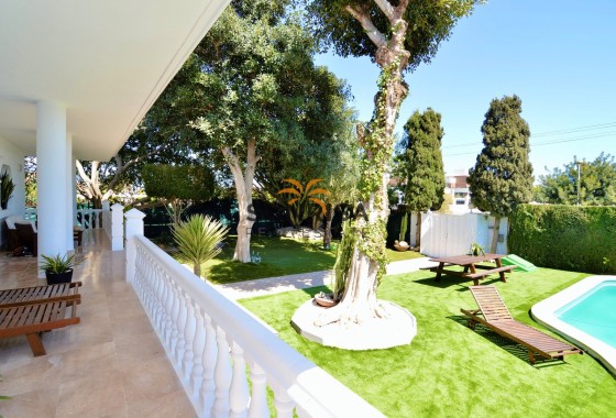 Villa · Herverkoop - Torrevieja · Alicante · Spanje