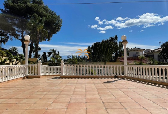 Villa · Herverkoop - Orihuela Costa · Villamartín · Alicante · Spanje