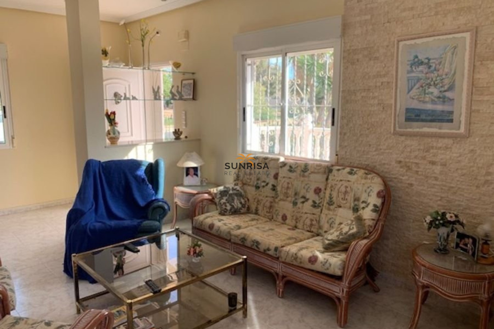 Resale - Villa - Torrevieja