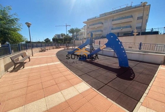 Apartamento · Reventa - Mil Palmeras · Alicante · España