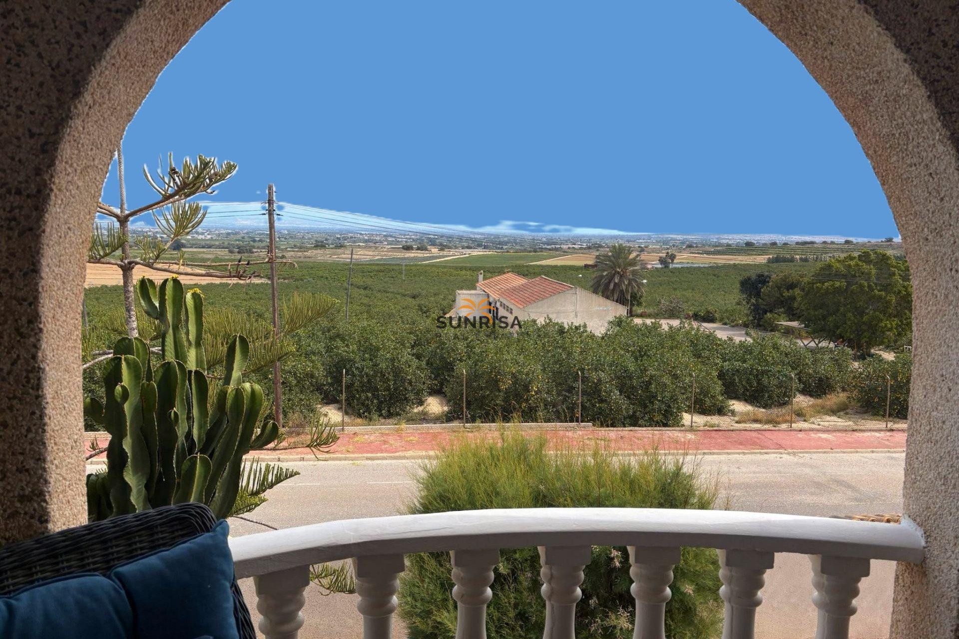 Resale - Villa - Almoradí