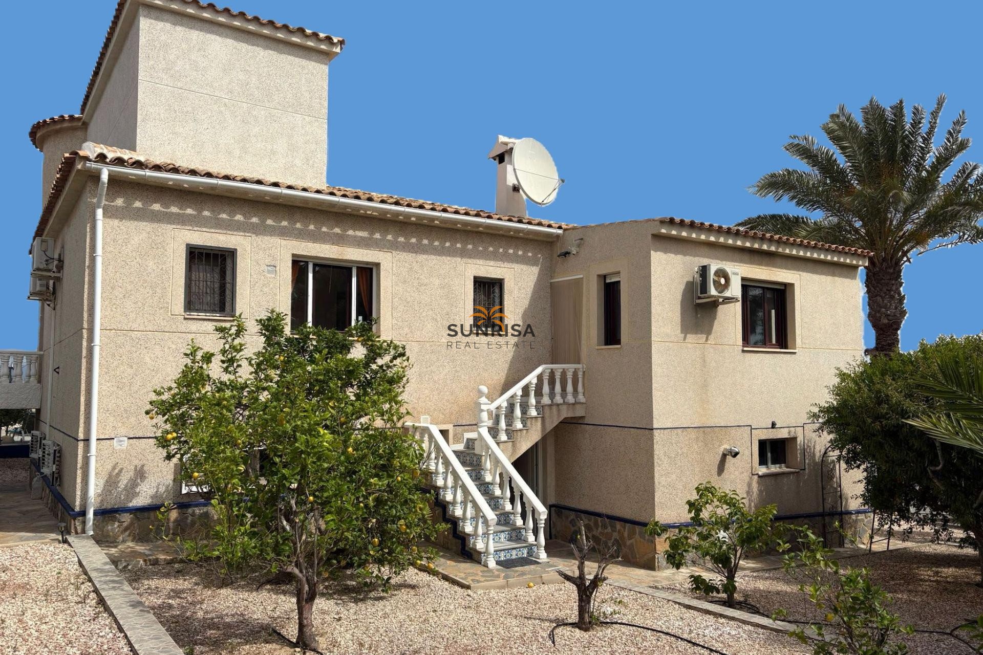 Resale - Villa - Almoradí
