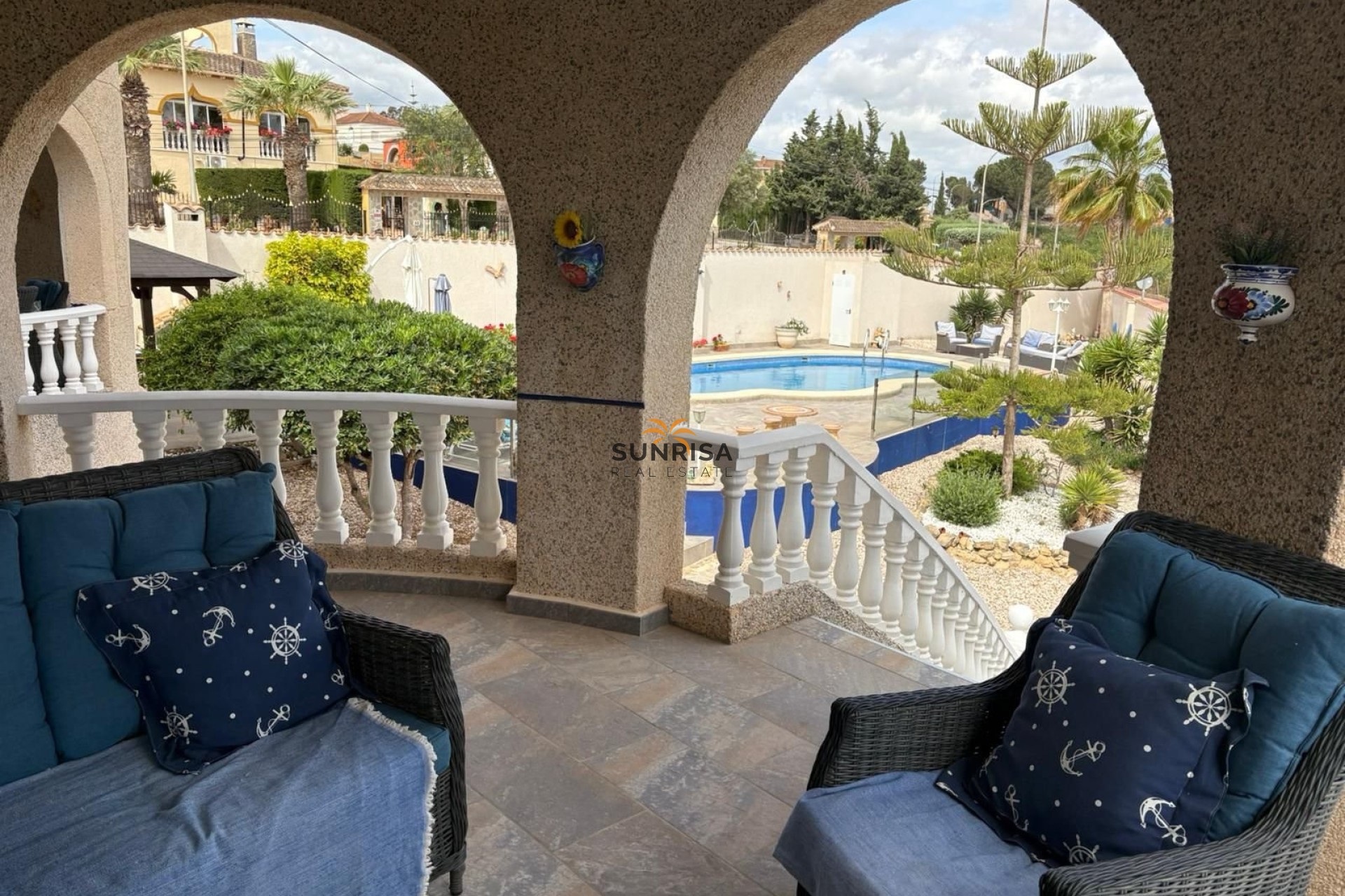 Resale - Villa - Almoradí