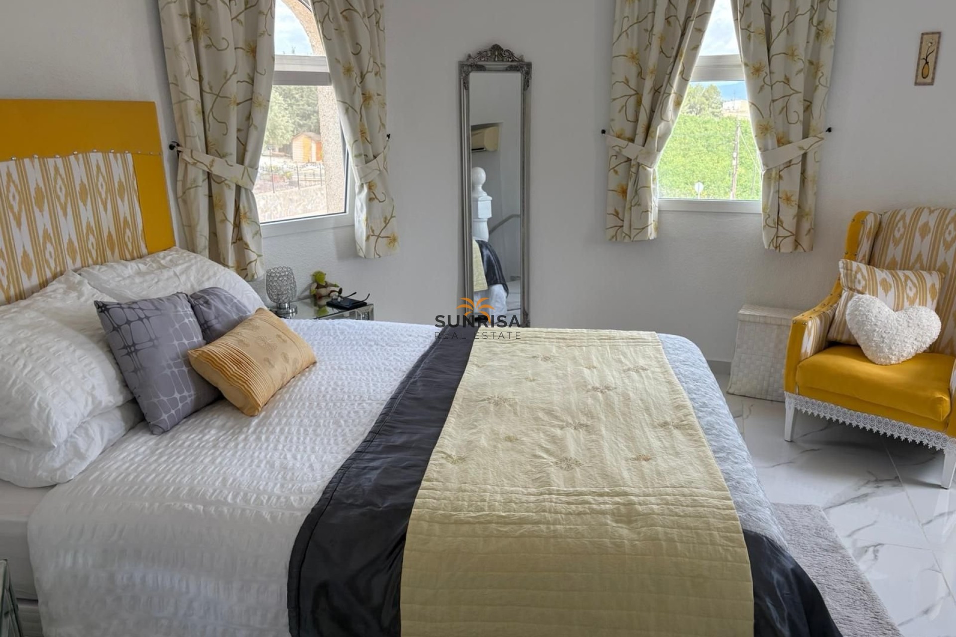 Resale - Villa - Almoradí