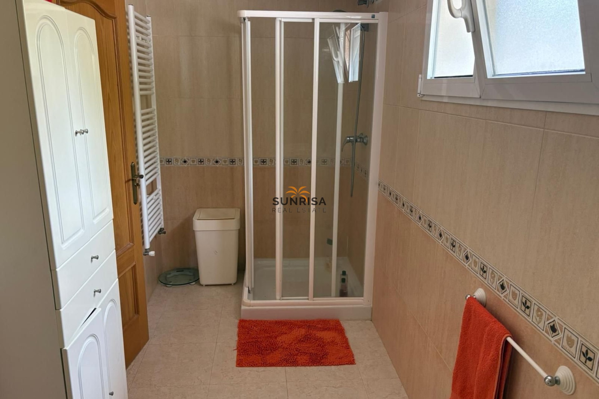 Resale - Villa - Almoradí
