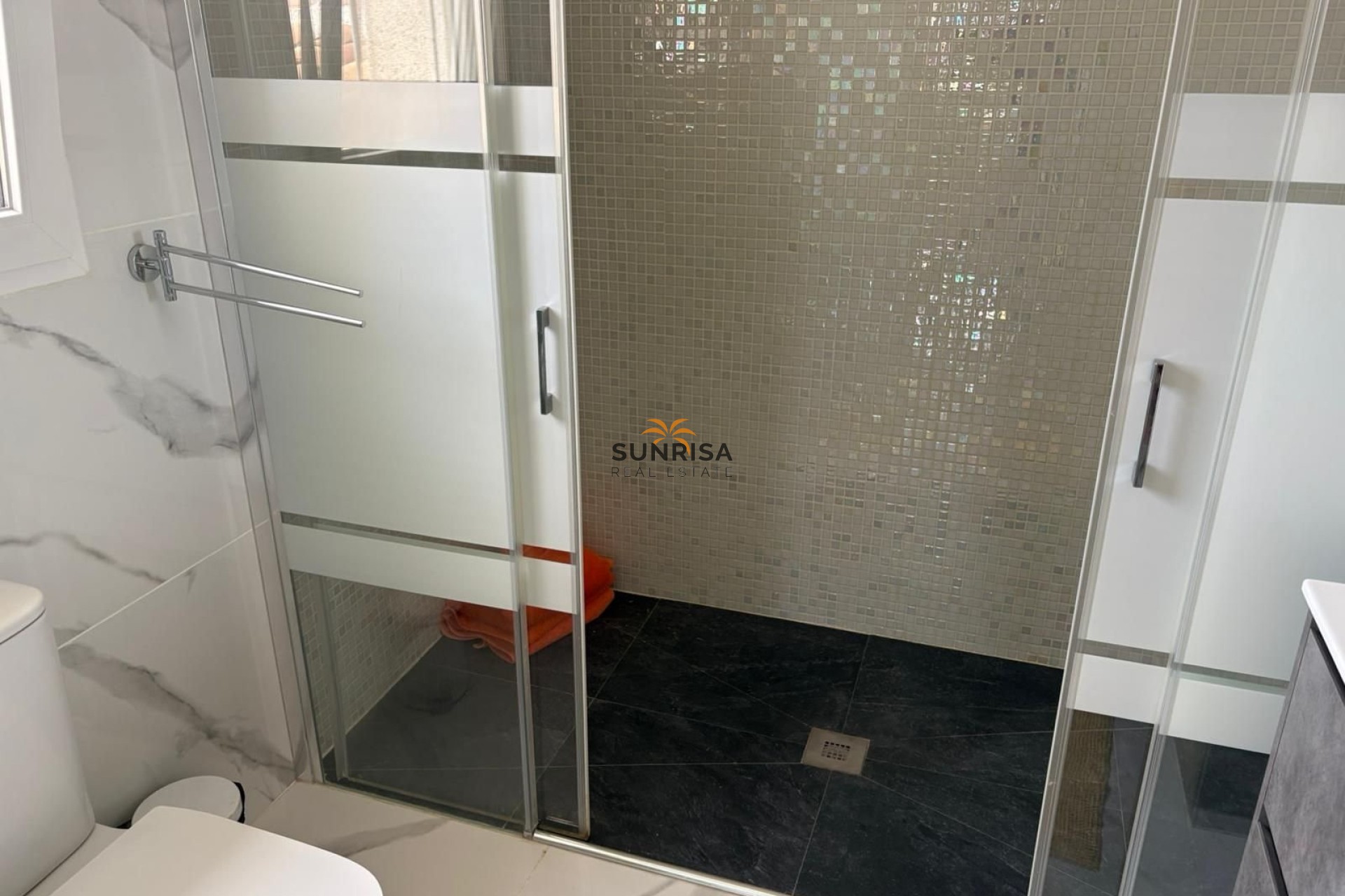 Resale - Villa - Almoradí