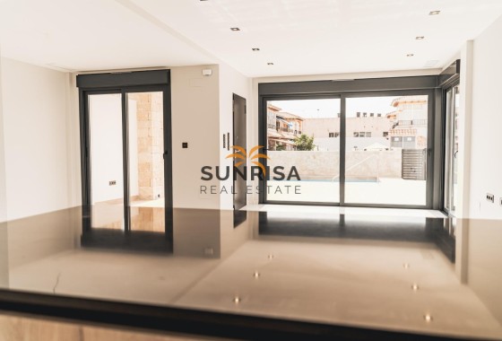 Villa · Obra nueva - Orihuela Costa · Punta Prima · Alicante · España