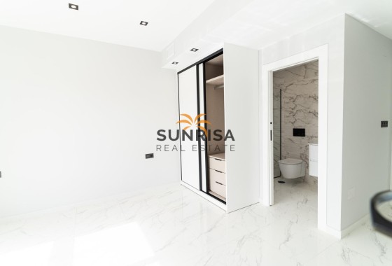 Villa · Obra nueva - Orihuela Costa · Punta Prima · Alicante · España