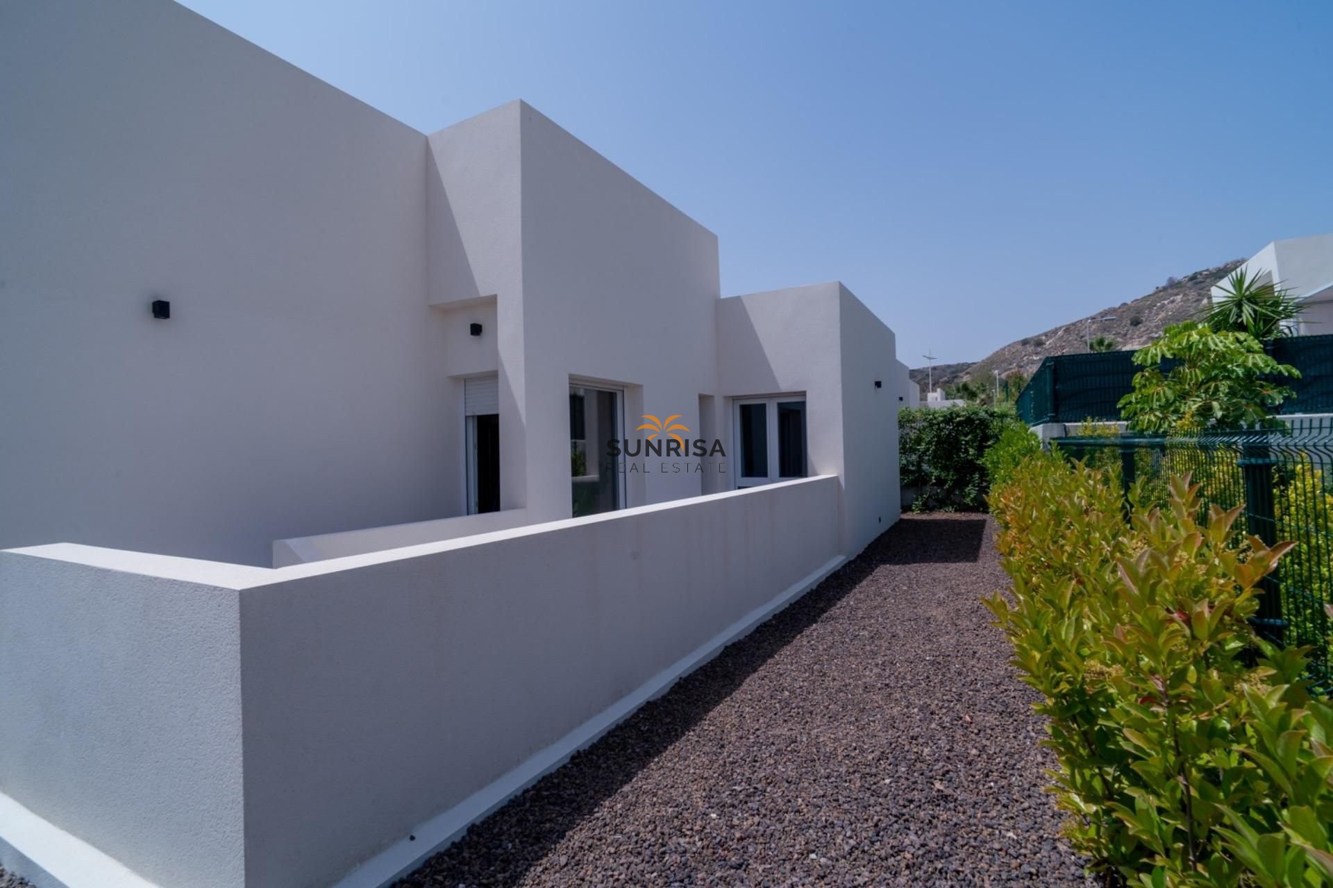 Resale - Villa - Algorfa