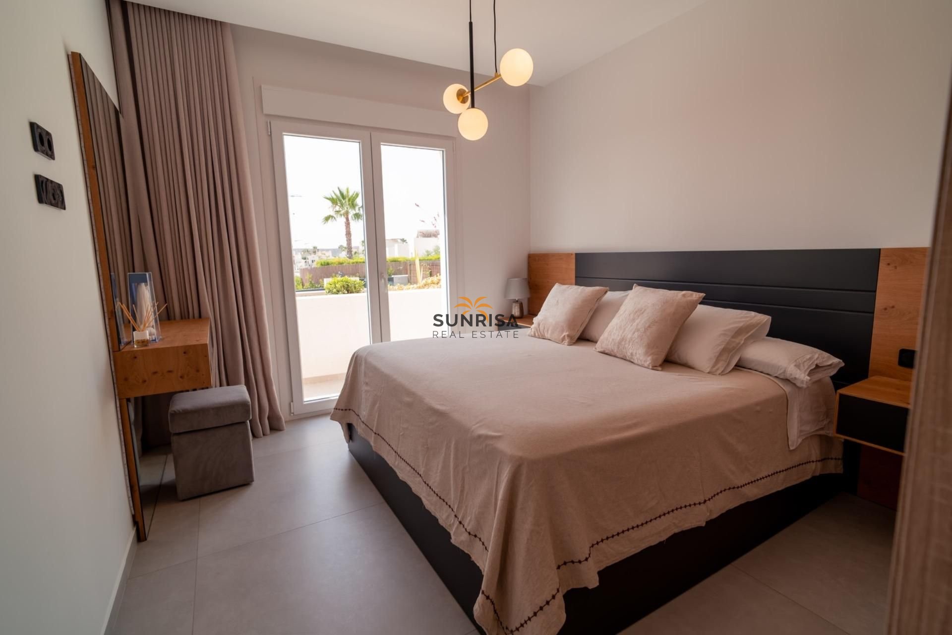 Resale - Villa - Algorfa